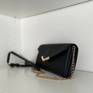 Black Crossbody Purse with Gold Chain